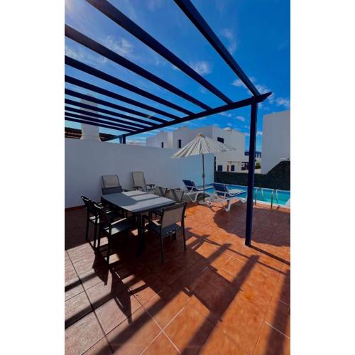 Papagayo House
