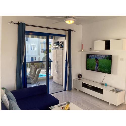PAPHOS POOL VIEW APARTMENT
