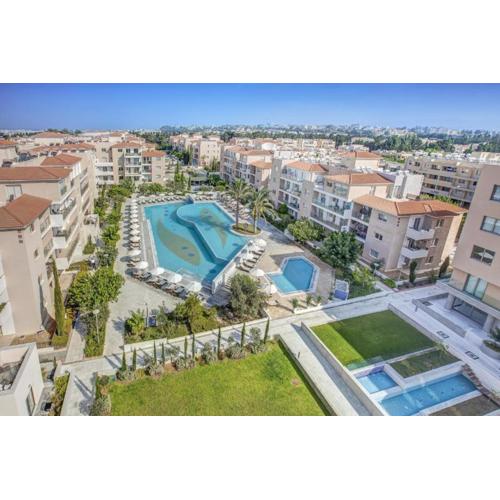Paphos Resort Retreat at Elysia Park with GYM POOL