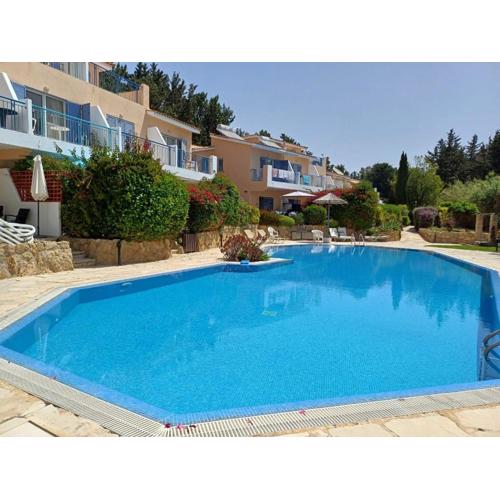 Paradise Gardens - superb large 3 bed 2 bath apt