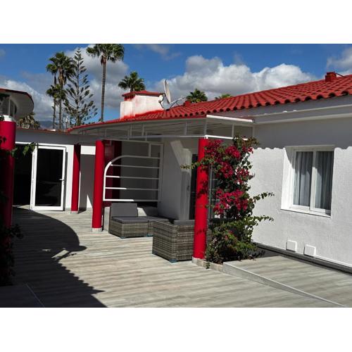 Paradise Resort - FKK Swinger & Nudist Couples Only