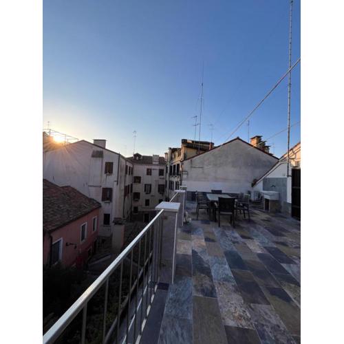 Paradiso Veneziano - 2 bedrooms flat with private terrace
