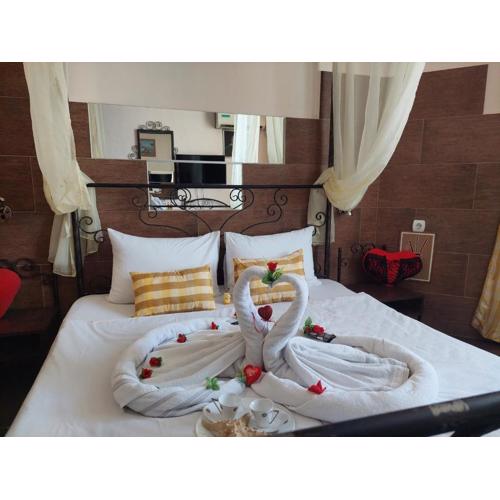 Paralax Hotel