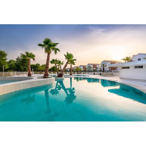 Pareus Beach Resort