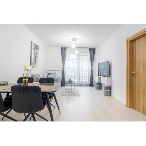 Paris Luxury Top Centre 2BDR Apt w Work Desk and WiFi Near Nevsky Cathedral