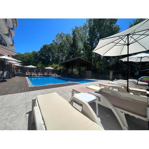 Park and pool studios