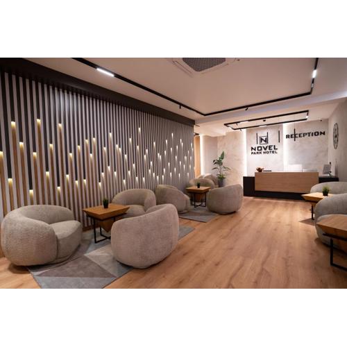 Park Hotel Novel