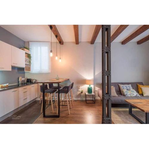 Parking Free - Cathedral Area Apartment -2 months min