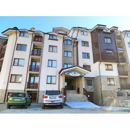 ParkView Complex Large Flat Next to Ski Lift
