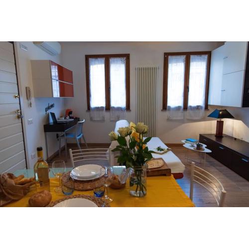 Pascoli Home a Cattolica Centro Mare by Yohome