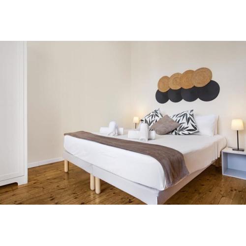 Paseo St Joan classic 4BD for 10 guests