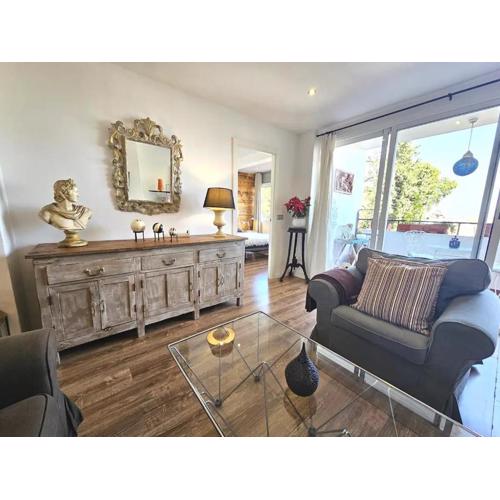 Pass the keys ORIGINAL APARTMENT IN STRATEGIC AREA