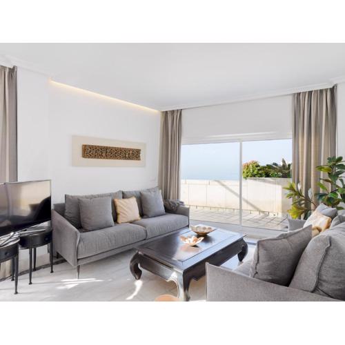 Pass the Keys Stunning beachfront Apartment in central Marbella