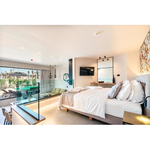 Pathos SeaSide Suites