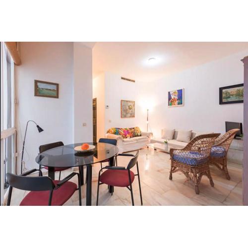 Pavia Central Suite by Valcambre