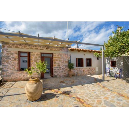 Pavlakis Lemon-Tree House