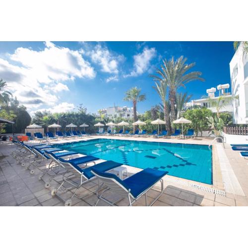 Pavlinia Hotel & Apartments