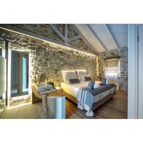 Paxos Fairytales Lovenest 2