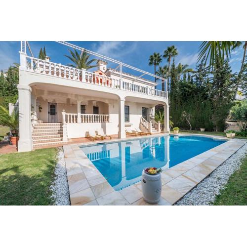 Peaceful 4 BDRM Andalusian Villa w Sea Views