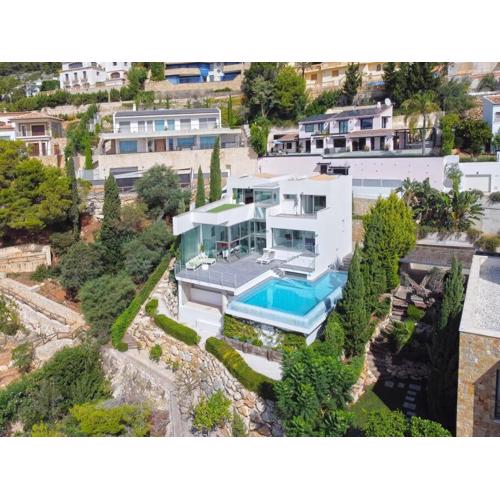Peaceful Oasis in Jávea Villa with Sea Views and Pool