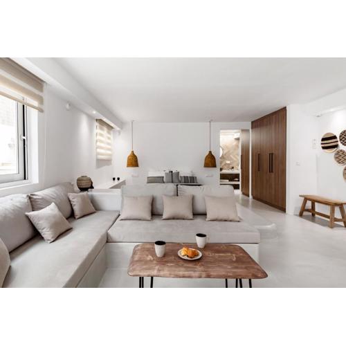 Pebble, an Idyllic Seaside Suite