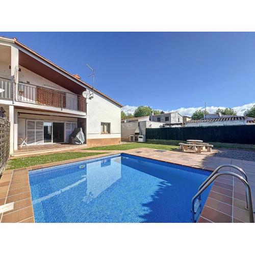 PENI 168A - Belle maison avec piscine