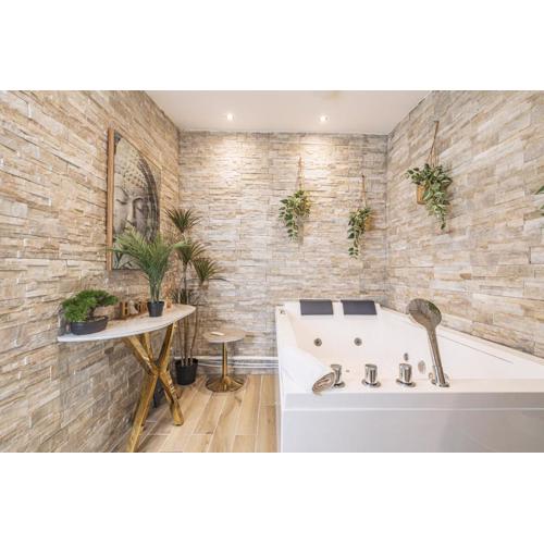 Pentagone 1 SPA PRIVE