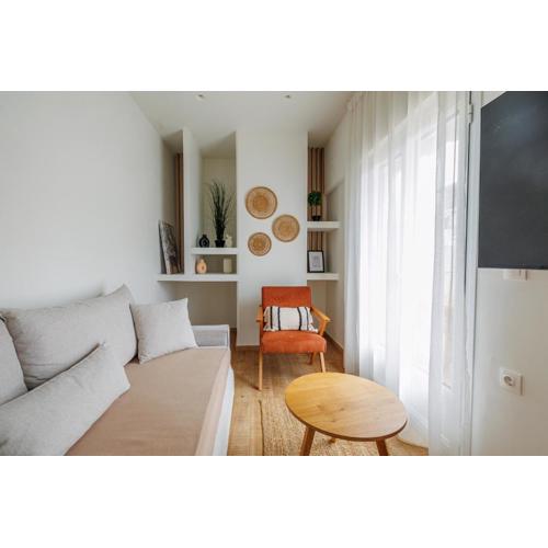 Penthouse 4th fl apartment at Pagrati-large veranda