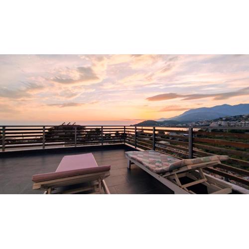 Penthouse 50 M from the beach