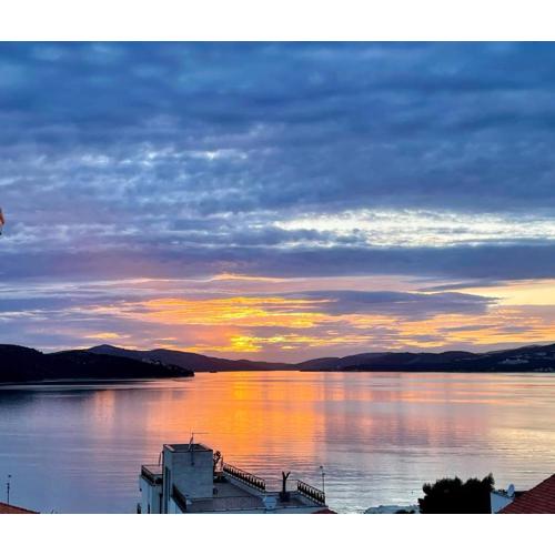 Penthouse Apartment LUX with a panoramic view, located on the beachfront of Ciovo-Trogir