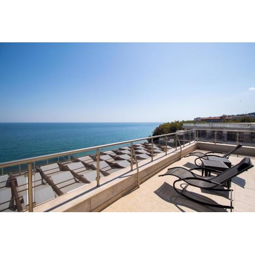 Penthouse at White Cliffs
