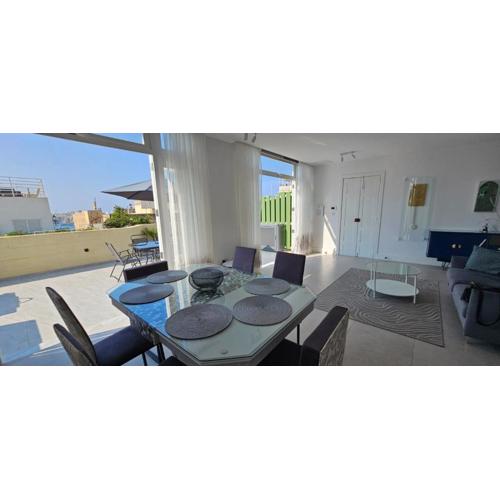 Penthouse Cathedral and Seaview Terrace V2