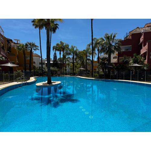 Penthouse Golden Mile Seaviews With Paddle Court - EaW Homes