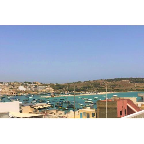 Penthouse in Marsaxlokk with panoramic views: 3 bedrooms, 2 baths