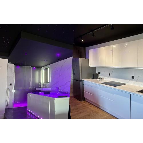 Penthouse Manhattan jacuzzi balneo suite luxe