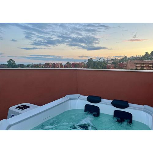 Penthouse Paradise Marbella - Jacuzzi & Sea views!