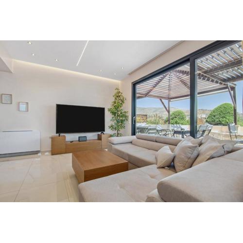 Penthouse Sauna & Jacuzzi in Glyfada