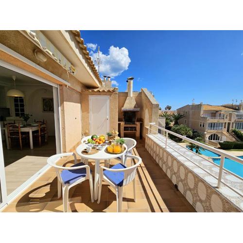 Penthouse with a large terrace next to the beaches