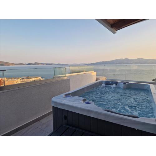 Penthouse with Jackuzy