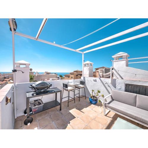 Penthouse with roof terrace in Parador, Nerja