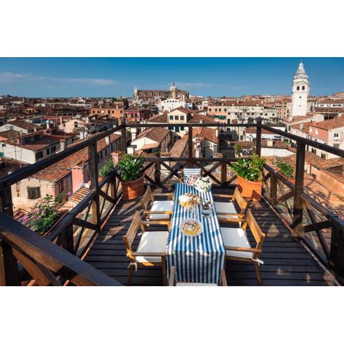 Penthouse with Rooftop Terrace and 360 Views of Venice - Venice5th