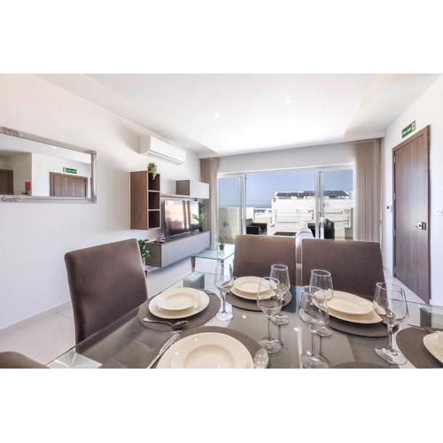 Penthouse with Seaviews and Country views, near Beaches