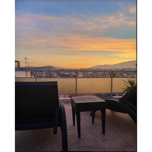 Penthouse with urban and partial sea view!