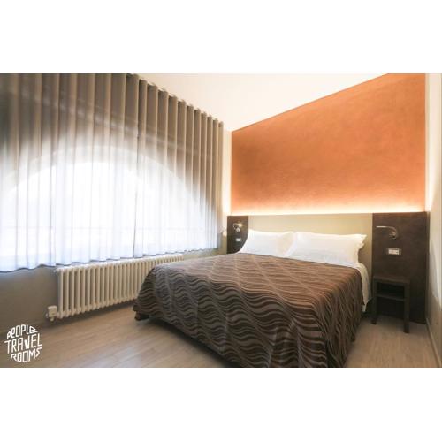People Travel Rooms