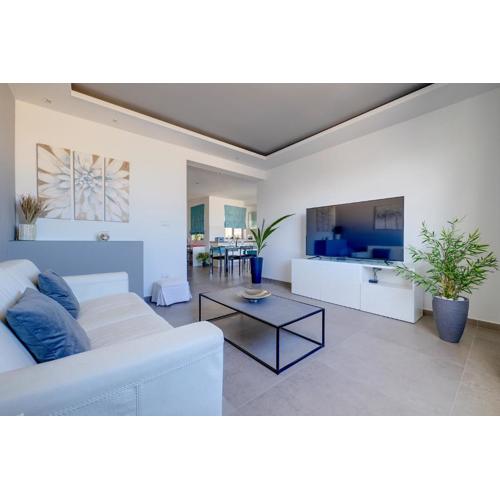 Perfect Location Idyllic 2BR Apartment