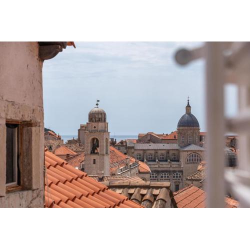 Perfect Old Town Location Two Bedroom House - L & M Apartment
