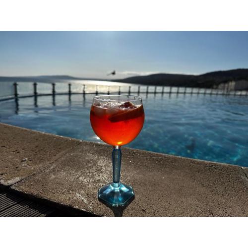 Perfect Sea and Pool View Apartment Marina City