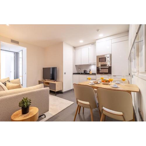Perfectly Placed for 3 in La Latina Just Around the Corner from El Rastro Latina Toledo IV