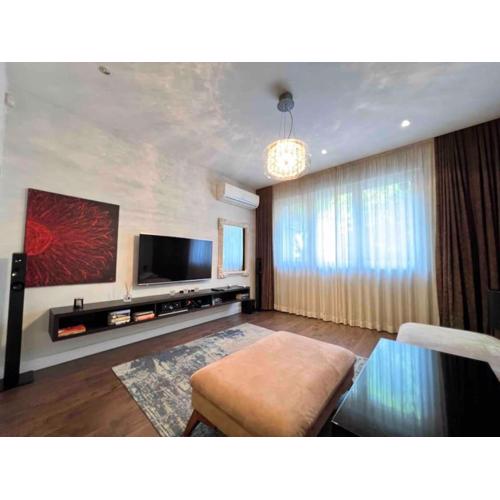 Perfectly Sumptuous Centre Apartment, 2-minute walk from Vitosha Boulevard