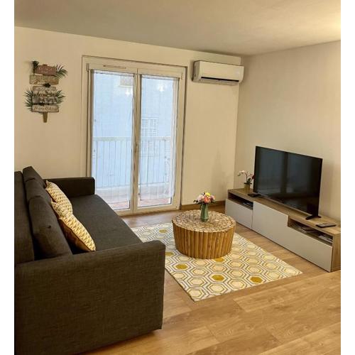 Perle rare à 250m de la plage ! Climatisé avec Parking, balcon & WiFi